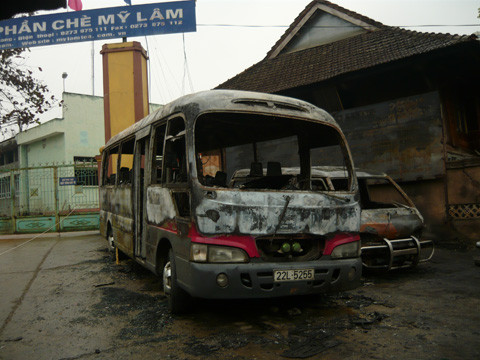 Hiện trường vụ cháy xe