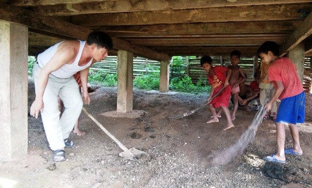 Đến trường nơi thâm sơn cùng cốc (kỳ 1): Niềm vui chưa trọn vẹn ảnh 5 Đến trường nơi thâm sơn cùng cốc (kỳ 1): Niềm vui chưa trọn vẹn ảnh 5