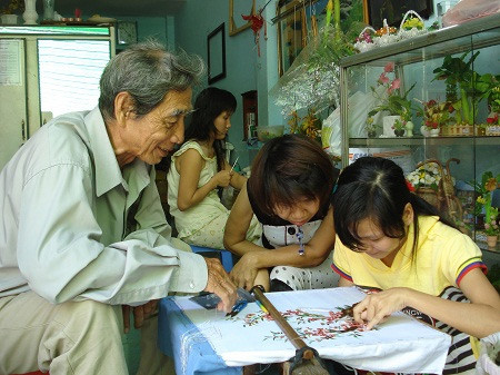 "Người cha" của 29 đứa con bất hạnh, Tin tức trong ngày, tre tat nguyen, ong lao, huy chuong vang, nghe theu, nguoi cha, ong bo, Paragame 2009, bao, tin tuc, tin hot, tin hay