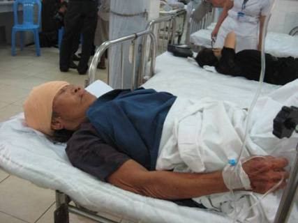 Nạn nhân cấp cứu tại bệnh viện Nạn nhân cấp cứu tại bệnh viện