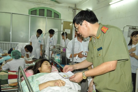 Hai anh em cướp vàng đối mặt 4 tội danh, Tin tức trong ngày, no min cuop tiem vang o Ha Noi, cuop tiem vang, tiem vang, vang, cuop vang, hung thu cuop tiem vang, hieu vang, cong an, thu pham, nan nhan, tin tuc