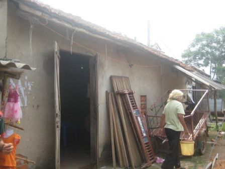 Anh không cho mượn xe, em tẩm xăng tự thiêu ảnh 1 Anh không cho mượn xe, em tẩm xăng tự thiêu, Tin tức trong ngày, tam xang tu thieu, tu thieu, muon xe, xe may, tu tu, bao, tin tuc, tin hot, tin hay