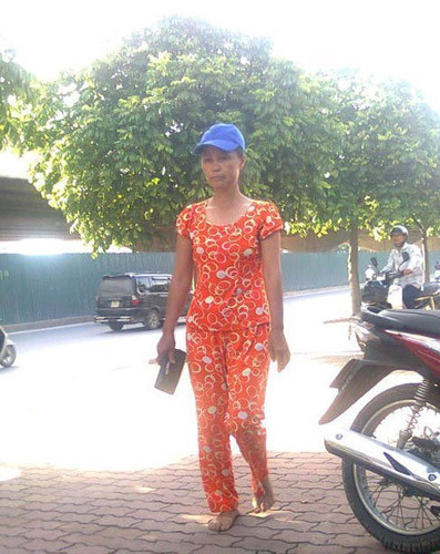 Chuyện cảm động ghi từ quán trà đá, Tin tức trong ngày, tra lai cua roi, tra lai tien, nguoi ban tra da, quan tra da, ben xe, sinh vien, bao, tin tuc, tin hot, tin hay