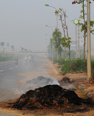 Hà Nội ngộp thở vì khói rơm rạ, Tin tức trong ngày, khoi rom ra, rom ra, dot rom ra, khoi o ha noi, khoi bui o ha noi, bao, tin hay, tin hot, tin tuc