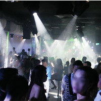 Vũ trường- nơi ẩn chứa nhiều tệ nạn (Hình minh họa) Vũ trường- nơi ẩn chứa nhiều tệ nạn (Hình minh họa)