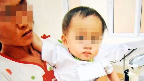 Mẹ con bé Tiên tại Cơ quan Giám định pháp y Bộ Công an tại Đà Nẵng Mẹ con bé Tiên tại Cơ quan Giám định pháp y Bộ Công an tại Đà Nẵng