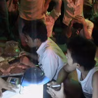 Lập biên bản tại hiện trường quán cà phê núp bóng đường dây cá độ bóng đá quy mô lớn Lập biên bản tại hiện trường quán cà phê núp bóng đường dây cá độ bóng đá quy mô lớn