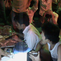 Lập biên bản tại hiện trường quán cà phê núp bóng đường dây cá độ bóng đá quy mô lớn Lập biên bản tại hiện trường quán cà phê núp bóng đường dây cá độ bóng đá quy mô lớn