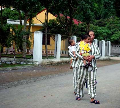 Một ngày của “mỹ nữ áo sọc” sau song sắt, An ninh Xã hội, pham nhan, trai giam, tu giam, song sat, dang sau song sat, vu an, bao