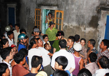 Hải Phòng: Người dân "giam lỏng" Trưởng công an phường nhiều giờ ảnh 1 Hải Phòng: Người dân "giam lỏng" Trưởng công an phường nhiều giờ ảnh 1