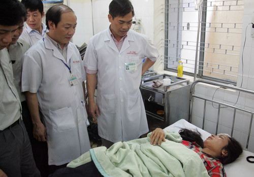 Lời kể nạn nhân vụ tai nạn kinh hoàng, Tin tức trong ngày, xe khach roi xuong song, xe khach, tai nan giao thong, hien truong tai nan, tai xe, nan nhan, nguoi bi thuong, nguoi chet, tin tuc