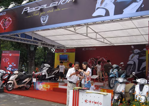 Hội chợ đồ chơi trẻ em bán... đồ người lớn, Tin tức trong ngày, hoi cho do choi tre em, hoi cho, quoc te thieu nhi, tet thieu nhi, su kien, gian hang, do choi tre em, tin nhanh, tin nong