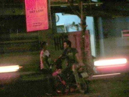 Luật ngầm của gái mại dâm, An ninh - Hình sự, Gai mai dam, khach hang, nghia trang, luat ngam, bao cao su, tinh duc, may mua, an ninh, bao.