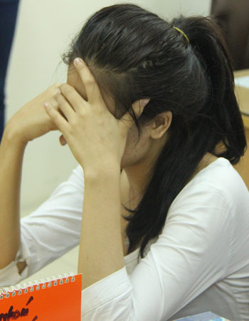 Nữ sinh viên trong đường dây bán dâm 2 triệu đồng. Ảnh: Hà Anh Nữ sinh viên trong đường dây bán dâm 2 triệu đồng. Ảnh: Hà Anh