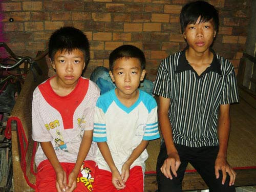 Vụ BN bị cắt "nhầm" thận: Mỏi mòn chờ mẹ ảnh 1 Vụ BN bị cắt "nhầm" thận: Mỏi mòn chờ mẹ, Tin tức trong ngày, cat nham than, ghep than, bac si, benh nhan, cho me, boi thuong, tac trach, bao, tin tuc, tin hot, tin hay