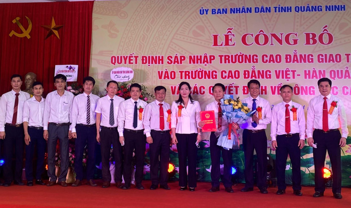 Trường Cao đẳng Việt - Hàn nhận quyết định sáp nhập (Ảnh: CTV) Trường Cao đẳng Việt - Hàn nhận quyết định sáp nhập (Ảnh: CTV)