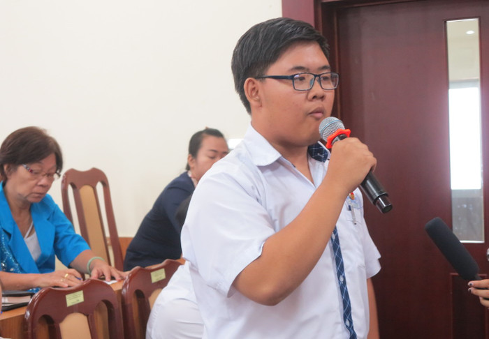 Các học sinh đã thẳng thắn bảy tỏ những ý kiến, suy nghĩ của mình với Sở Giáo dục và Đào tạo Thành phố Hồ Chí Minh - Ảnh: T.A Các học sinh đã thẳng thắn bảy tỏ những ý kiến, suy nghĩ của mình với Sở Giáo dục và Đào tạo Thành phố Hồ Chí Minh - Ảnh: T.A