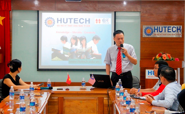 Phó giáo sư Bùi Xuân Lâm cho rằng, hợp tác quốc tế hiệu quả nhất là đón sinh viên ngoại gào trường học, đưa sinh viên trường mình ra trường bạn học: Ảnh: T.A Phó giáo sư Bùi Xuân Lâm cho rằng, hợp tác quốc tế hiệu quả nhất là đón sinh viên ngoại gào trường học, đưa sinh viên trường mình ra trường bạn học: Ảnh: T.A