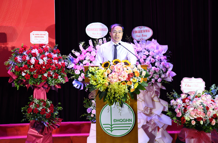 Phó giáo sư, Tiến sĩ Phạm Quang Tiệp trong Lễ ra mắt Khoa Giáo dục sớm và Tiểu học, Trường Đại học Giáo dục, Đại học Quốc Gia Hà Nội (Ảnh: Website trường) Ra mắt khoa Giáo dục sớm và Tiểu học (11).jpg