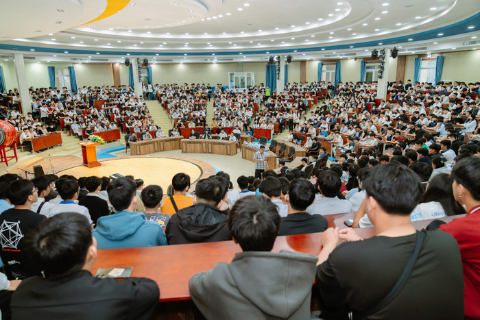 Tuần sinh hoạt công dân đầu khóa 2024 của Trường Đại học Công nghệ thông tin (Đại học Quốc gia Thành phố Hồ Chí Minh). Ảnh: Website trường. 459003535_962433409255997_4716559300608770973_n.jpg