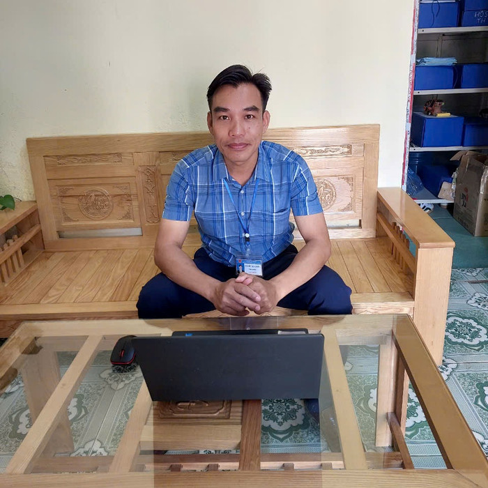 Thầy Nguyễn Trung Hiếu - Hiệu trưởng Trường Phổ thông dân tộc bán trú Tiểu học và Trung học cơ sở Sam Kha. Ảnh: NVCC. z5874936569290_f1f2b65627e20a89ec61f02ad4e9e471.jpg
