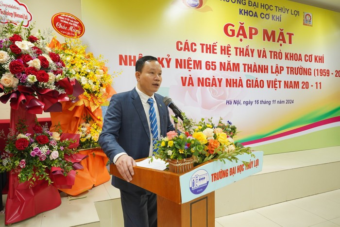 Phó Giáo sư, Tiến sĩ Đoàn Yên Thế - Trưởng khoa Cơ khí, Viện trưởng Viện Nghiên cứu Ứng dụng Công nghệ và Hợp tác Doanh nghiệp, Trường Đại học Thuỷ lợi. (Ảnh: Website nhà trường) 467509699-1093547676105294-271470855362214321-n-7311.jpg