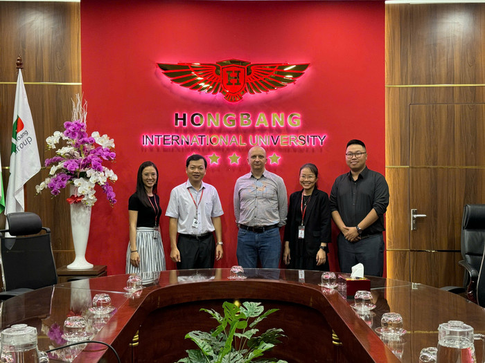Bộ môn Quan hệ quốc tế (Trường Đại học Quốc tế Hồng Bàng) đẩy mạnh kết nối doanh nghiệp, tạo cơ hội thực tập và việc làm cho sinh viên. Ảnh: NTCC. z5827703211998_7494a6b2b3187383cd63963d964d7324.jpg