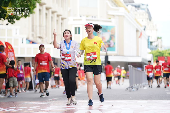 Hải Anh tham gia giải chạy "Ngàn bước chạy - Chung một quyết tâm - Vì cộng đồng không ma túy". Ảnh: NVCC. 462546875_1583302445940394_8243404674911167688_n.png