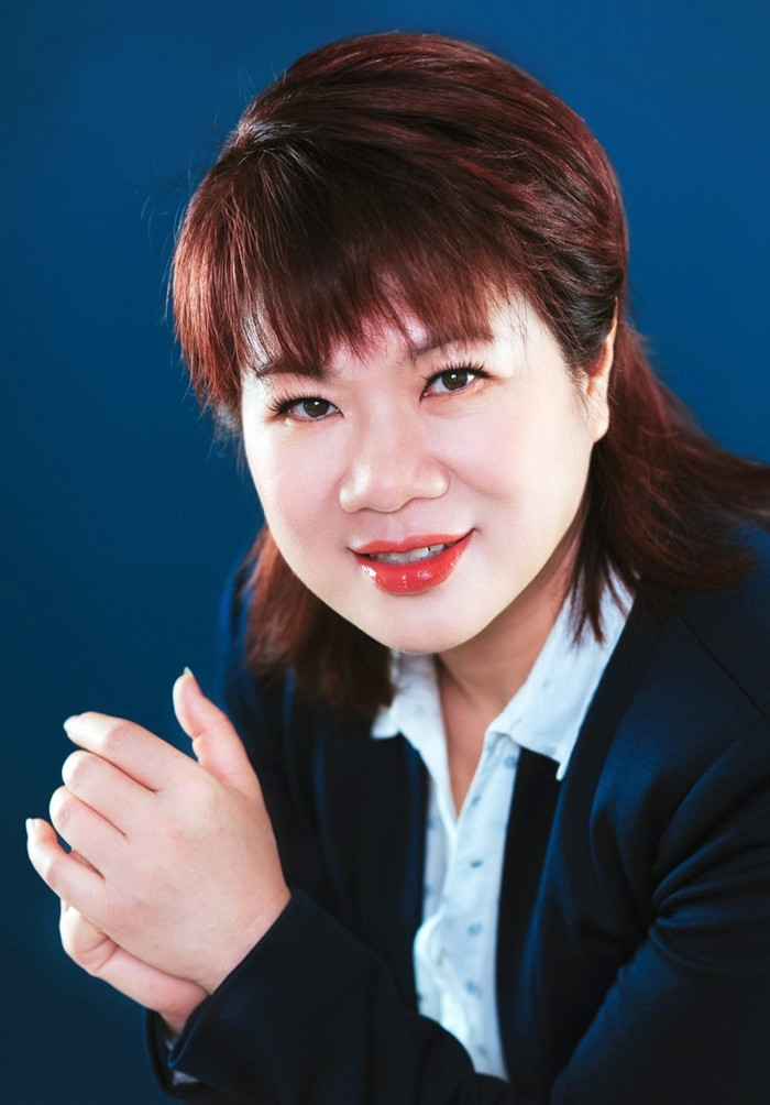 Bà Lù Thị Hồng Nhâm - Thạc sĩ ngành Quản lý giáo dục của Đại học New South Wales (Australia), Tổng Giám đốc Công ty tư vấn du học Đức Anh. Ảnh: NVCC. Ảnh chân dung LC- dùng cho báo chi.jpg