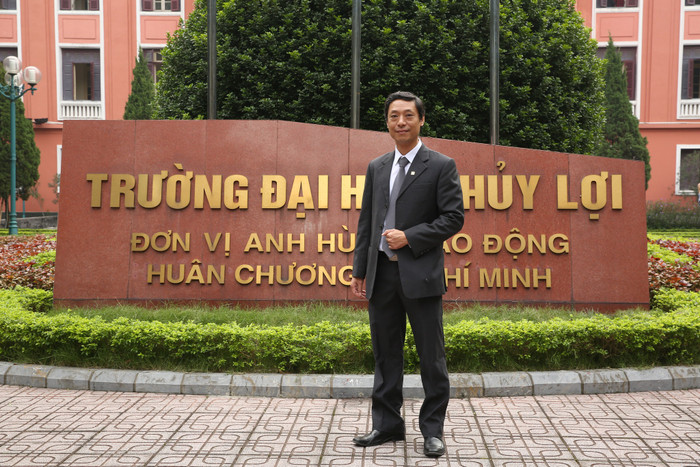 Phó giáo sư, Tiến sĩ Nguyễn Ngọc Linh - Phó trưởng Bộ môn Kỹ thuật ô tô, Khoa Cơ khí, Trường Đại học Thủy lợi. Ảnh: Website nhà trường. 362939800_764173892376009_307342833289468243_n.jpg