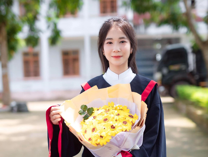 Hoàng Thị Hương - sinh viên khóa đầu tiên của ngành Sư phạm tiếng H'Mông. Ảnh: NVCC c1c87864-07c3-4892-a338-6bbf4498c305.jpg