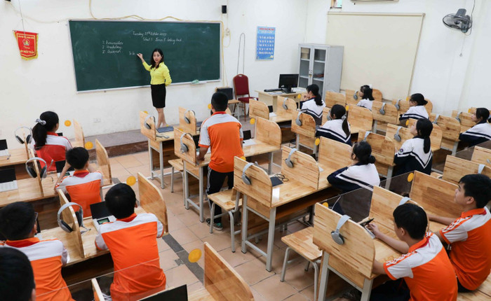 Một giờ học tiếng Anh tại phòng ngoại ngữ của học sinh Trường Trung học cơ sở Hoàn Kiếm, quận Hoàn Kiếm, Hà Nội. Ảnh: Website trường. b14b8fddb33b4d65142a (1).jpg