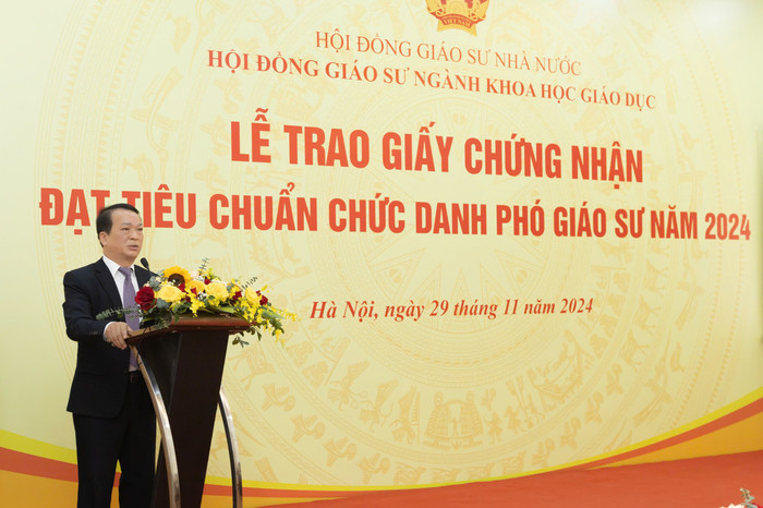Giáo sư, Tiến sĩ Phạm Hồng Quang - Chủ tịch Hội đồng Đại học Thái Nguyên, Chủ tịch Hội đồng Giáo sư ngành Khoa học giáo dục. z6081181227821_979a0442bbd1f5ff85b37309ae35e58d.jpg