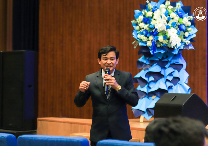 Thạc sĩ Huỳnh Hoàng Cư, Trưởng khoa Nghệ thuật, Trường Đại học Văn Hiến (Ảnh: NVCC) 448737760_905425571627236_3705795420049864209_n.jpg