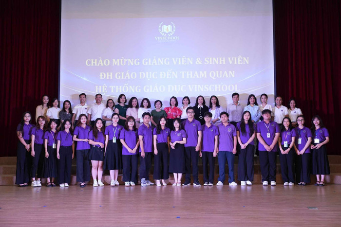 Giảng viên và sinh viên ngành Tham vấn học đường, Trường Đại học Giáo dục, Đại học Quốc gia Hà Nội đến tham quan tại Hệ thống giáo dục liên cấp Vinschool (Ảnh: NVCC) 14b525b6-ec3e-43c2-aa8d-8b3eb38df034.jpg