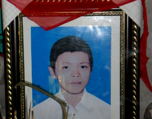 Cậu học sinh đáng thương bị bạn đánh chết Cậu học sinh đáng thương bị bạn đánh chết