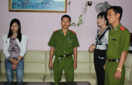 Cô gái bị xăm quái vật: Có dấu hiệu môi giới mại dâm ảnh 1