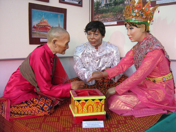 Tổ hợp Lễ buộc chỉ cổ tay – một trong nghi lễ đám cưới truyền thống của người Khmer Tổ hợp Lễ buộc chỉ cổ tay – một trong nghi lễ đám cưới truyền thống của người Khmer