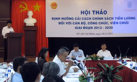 Ba phương án cải cảnh tiền lương đã được đưa ra thảo luận.