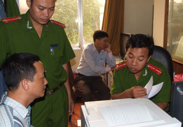 Bắt ba nhân viên hàng không chiếm đoạt 5,9 triệu USD ảnh 1 Bắt ba nhân viên hàng không chiếm đoạt 5,9 triệu USD ảnh 1