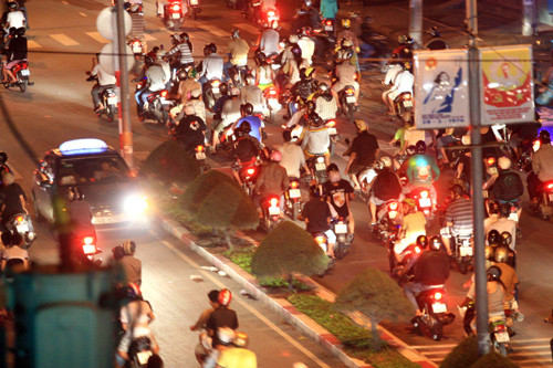 Củng cố pháp lý khởi tố đối tượng rải đinh và đua xe ảnh 2