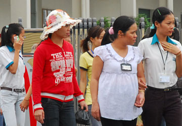 Lao động nữ sẽ hưởng sáu tháng trợ cấp thai sản ảnh 1 Lao động nữ sẽ hưởng sáu tháng trợ cấp thai sản ảnh 1