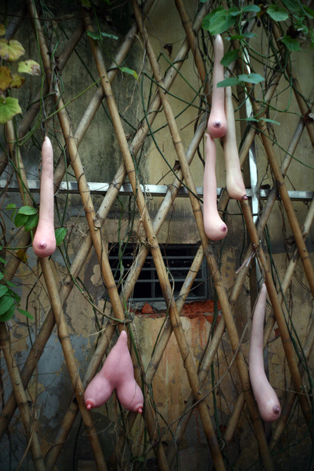 Và hình dáng gợi cảm như gò bồng đảo của những người phụ nữ Và hình dáng gợi cảm như gò bồng đảo của những người phụ nữ