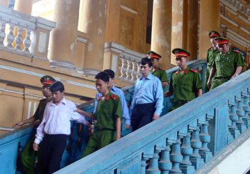 Vụ “giảm án chủ Tân Hoàng Phát”: Bất thường thành bất bình ảnh 1