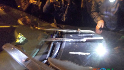 Tang vật phát hiện trên chiếc xe Camry BKS 29Z - 9496 .