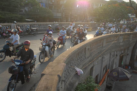 Cháy, nổ xe máy đang là nỗi ám ảnh nhiều người.