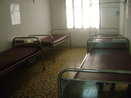 Nhà hộ sinh ở Hà Nội đang trống trơn. Nhà hộ sinh ở Hà Nội đang trống trơn.