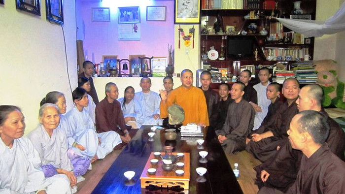 Họp mặt các tăng, ni, phật tử tại chùa Vạn Đức