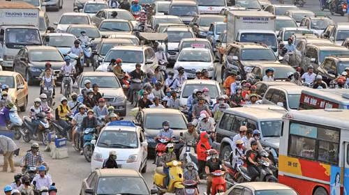 Bộ GTVT: Phí chưa tăng là "chưa phù hợp", Tin tức trong ngày, thu phi xe, bo truong gtvt, thu phi o to xe may, giao thong, un tac giao thong, giam un tac giao thong, thu phi han che phuong tien ca nhan, nguoi tham gia giao thong, chu so huu xe, VAMA, bo GTVT, Dinh La Thang, tin tuc