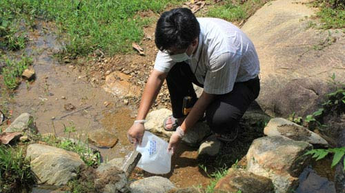 "Bệnh lạ" Quảng Ngãi: Nghi do gạo mốc, Tin tức trong ngày, benh la o quang ngai, benh la, day sung long ban tay ban chan, benh day sung, viem da long ban tay ban chan, benh viem da, benh la gay tu vong, bao, tin hay, tin hot, tin tuc